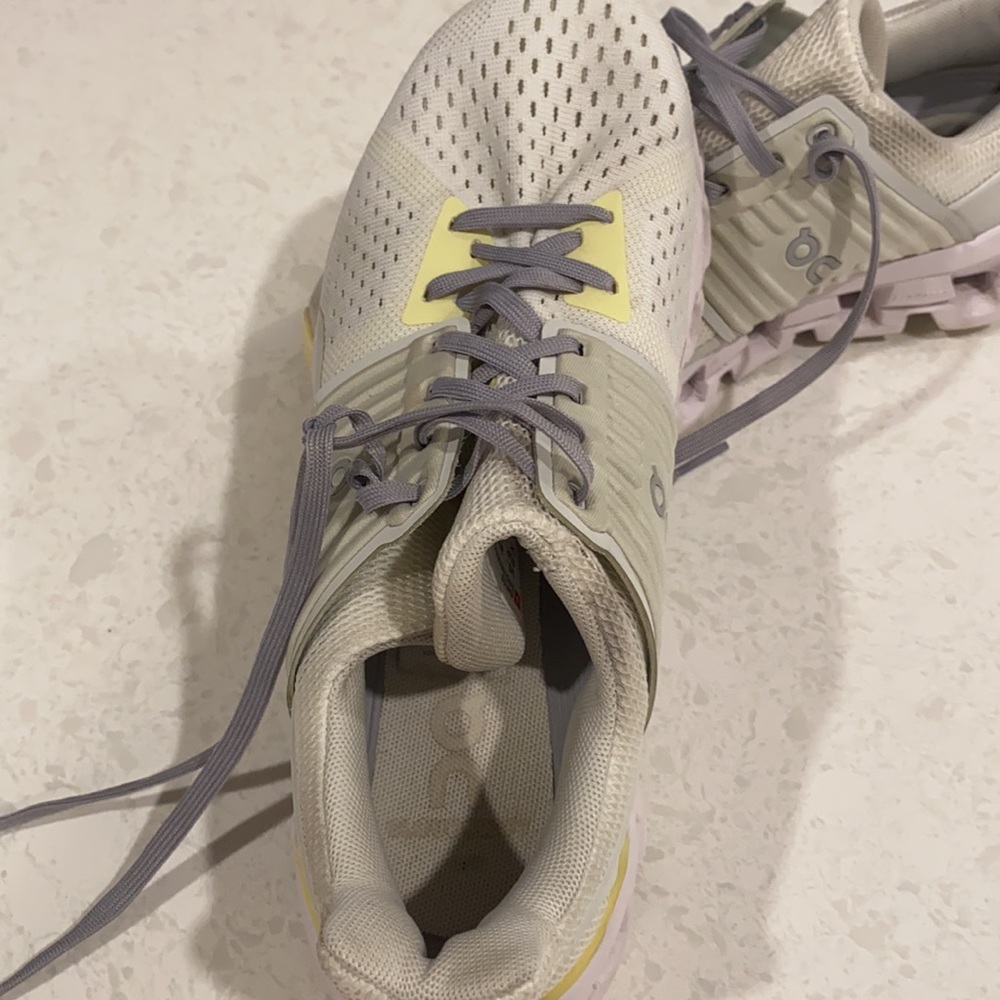 ON shoes - Picture 2 of 4